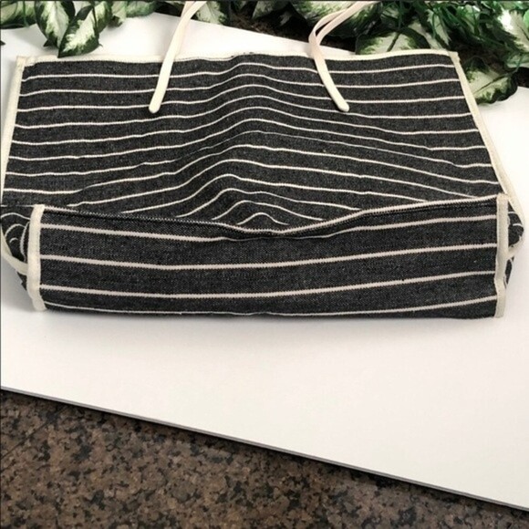 Lancôme Large Tote Purse Black/Off white Bag - Picture 3 of 8